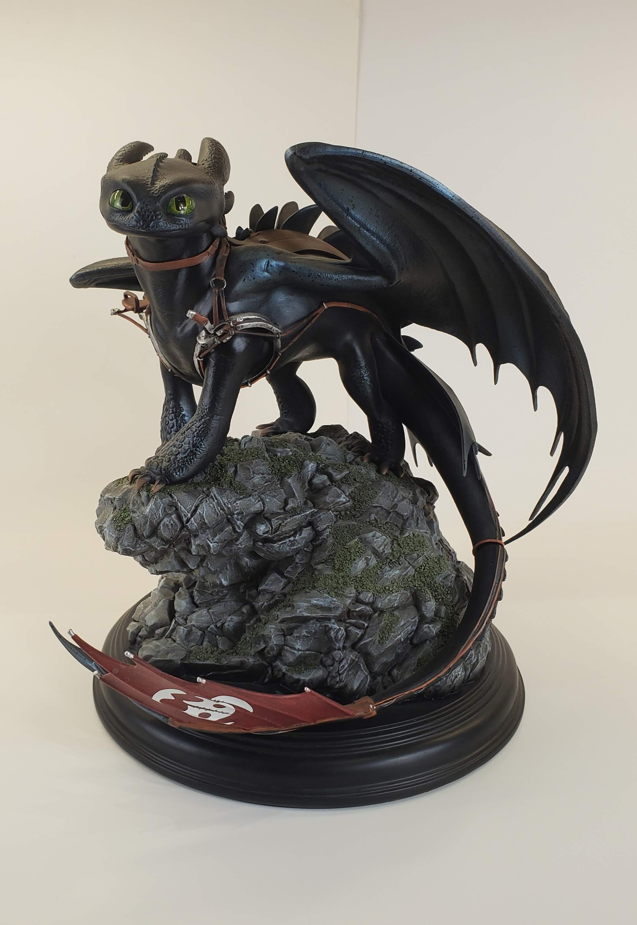 Toothless Statue